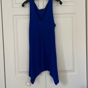 Royal blue tunic top by Cable and Gauge. In EUC.
